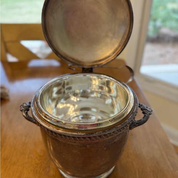 Vintage Silverplate Ice Bucket w/ Glass Liner & Tongs • Mid Century Barware - Picture 7 of 10
